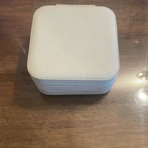 Target jewelry holder